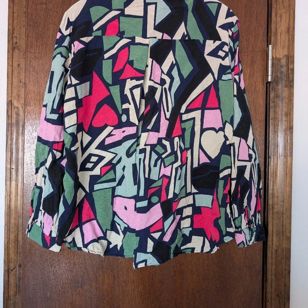 Geometric Patterned Button-Up Shirt - Picture 2 of 9